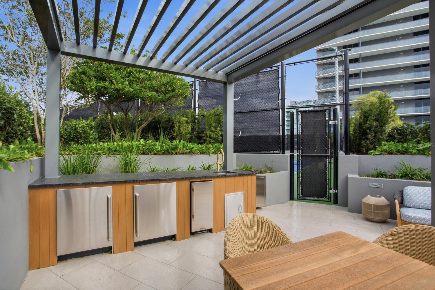 BAYSHORE YSABELLA CONDOMINIUM - Residential Lease