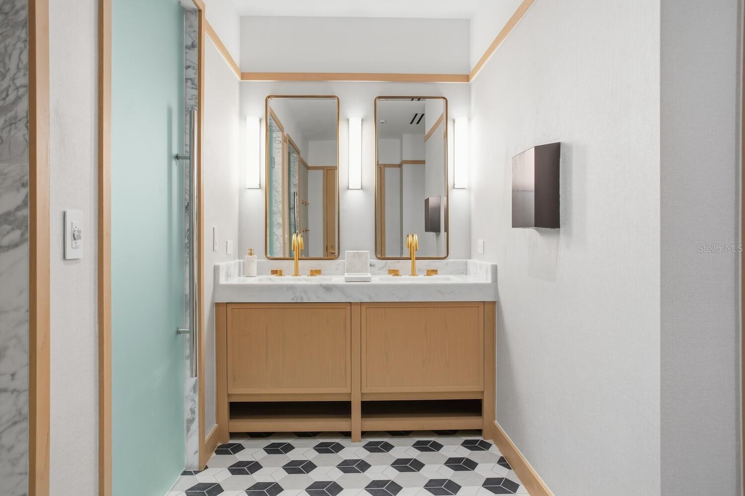 BAYSHORE YSABELLA CONDOMINIUM - Residential Lease