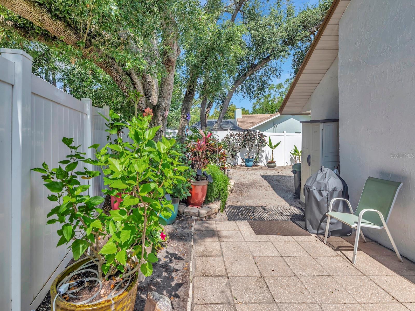 LAKE VALENCIA UNIT ONE - Residential