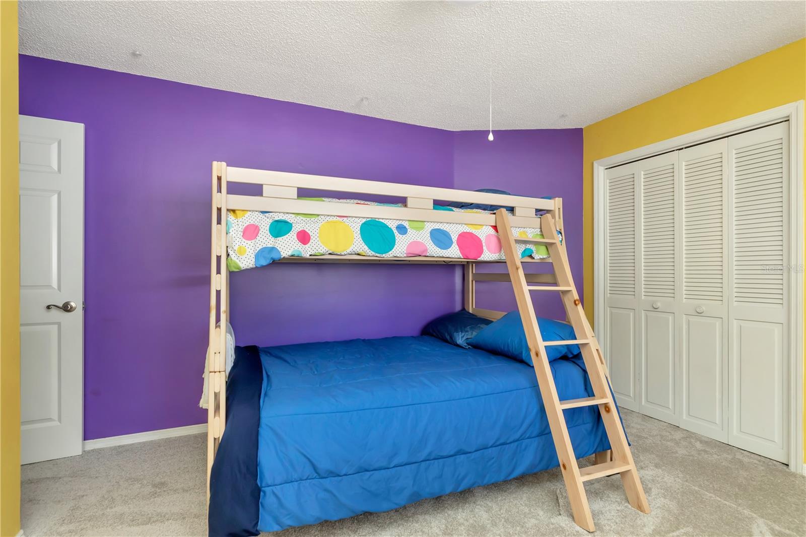 LAKE VALENCIA UNIT ONE - Residential