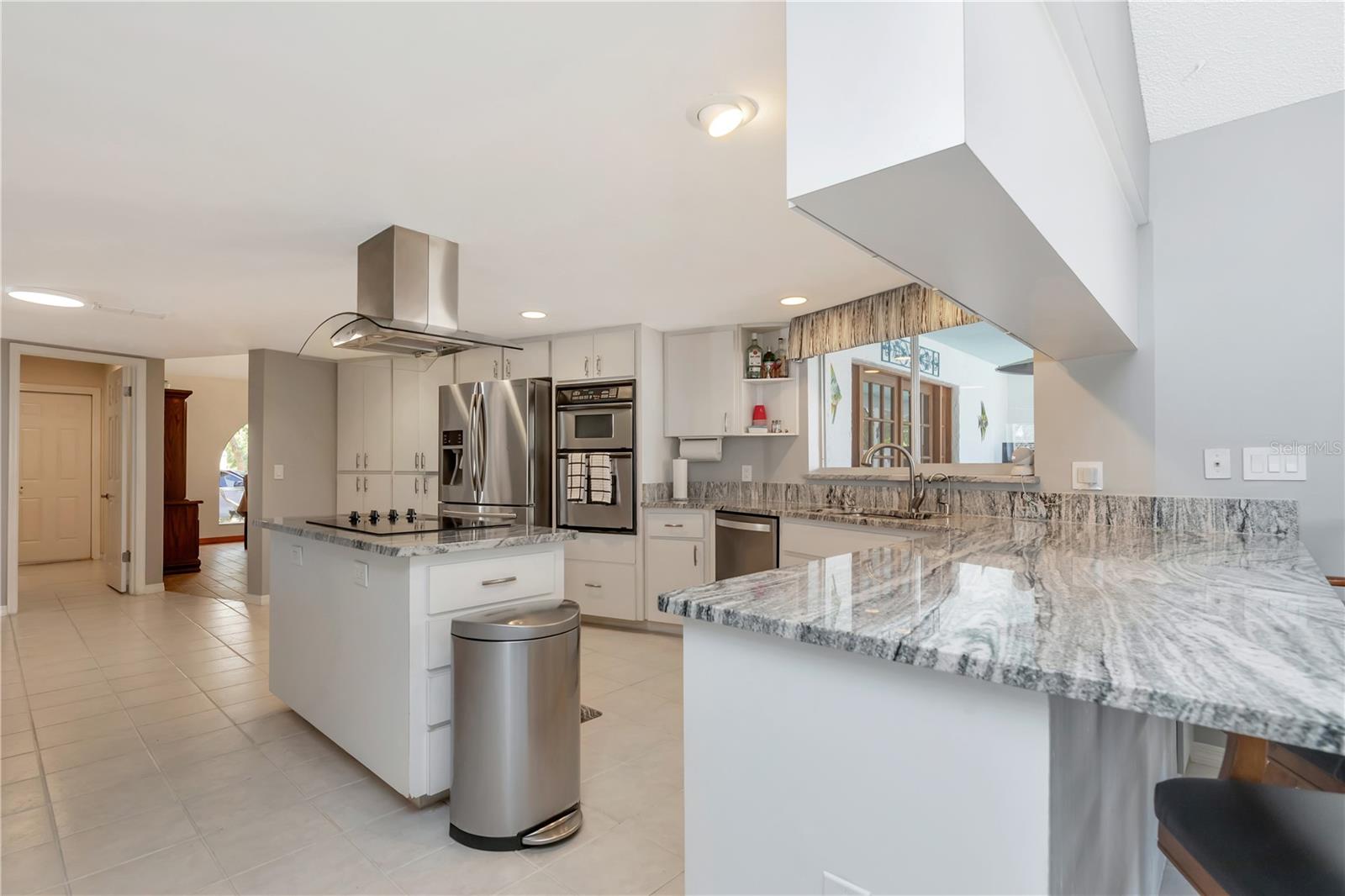 LAKE VALENCIA UNIT ONE - Residential