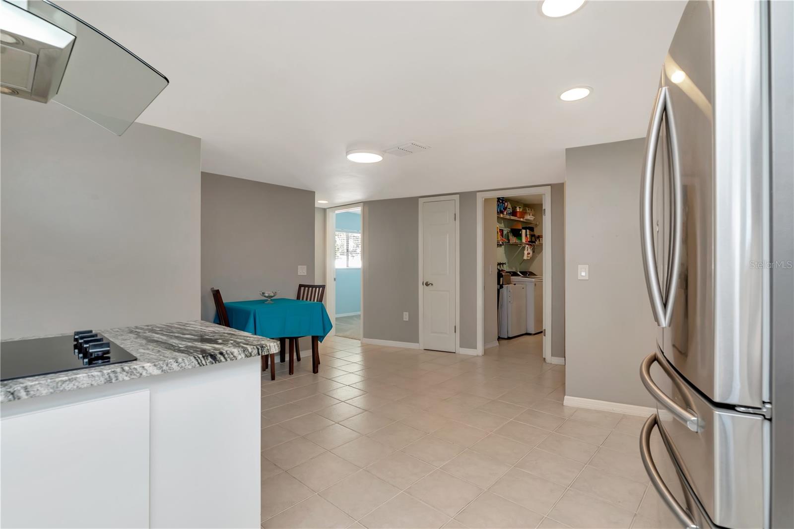 LAKE VALENCIA UNIT ONE - Residential