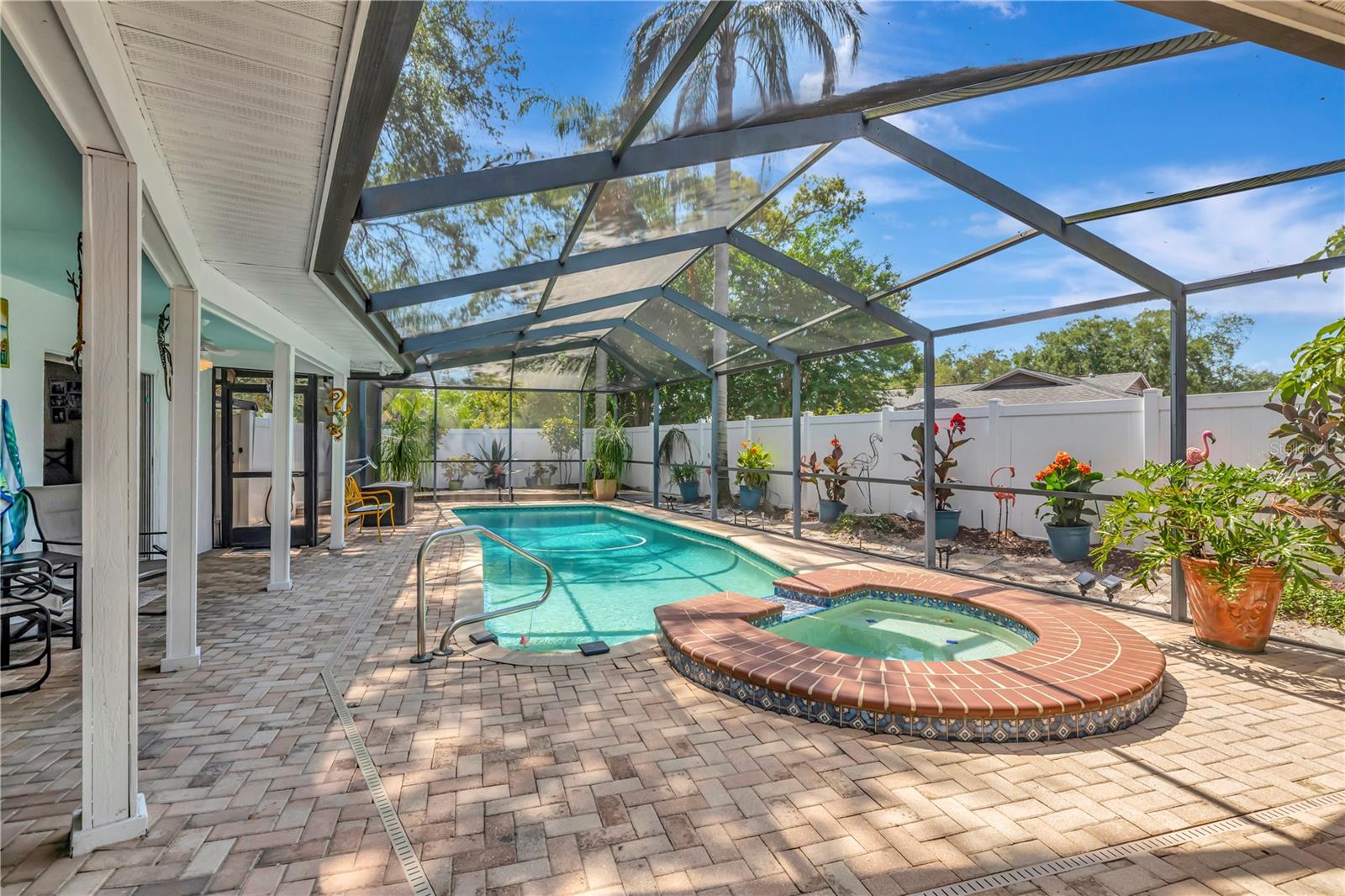 LAKE VALENCIA UNIT ONE - Residential
