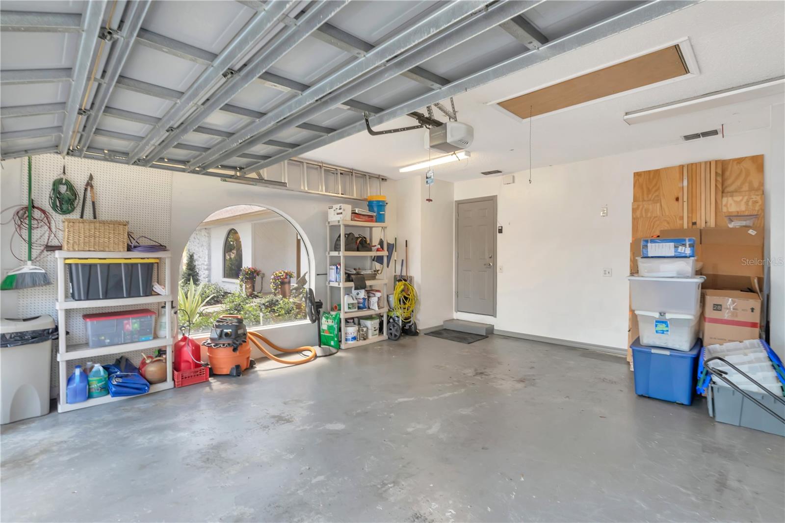 LAKE VALENCIA UNIT ONE - Residential