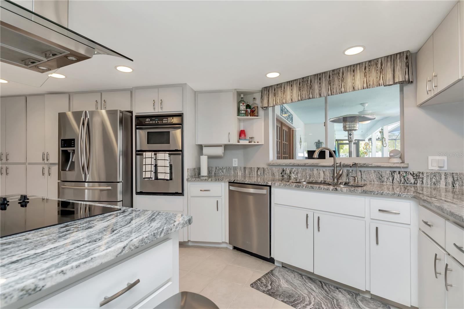 LAKE VALENCIA UNIT ONE - Residential