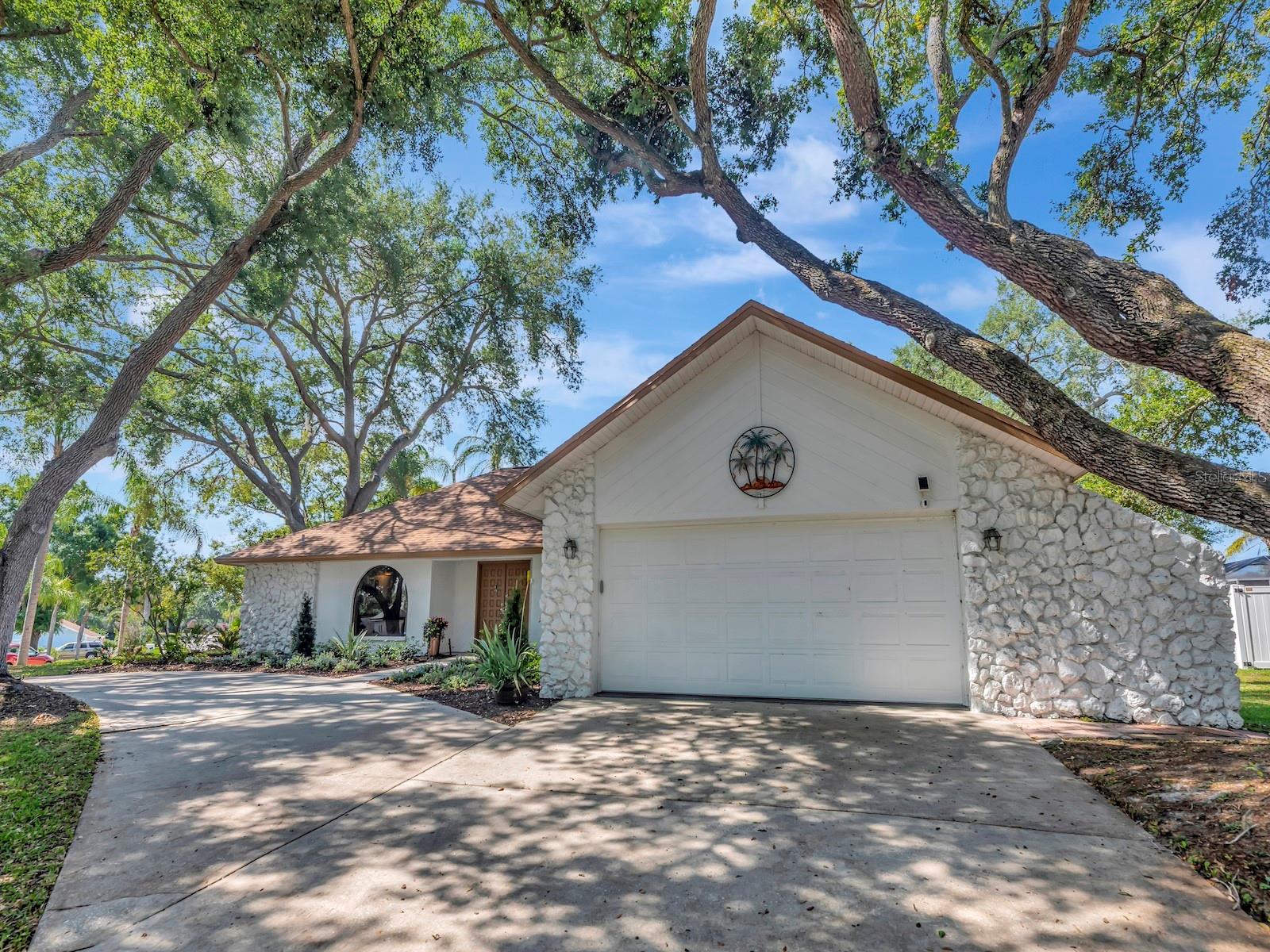 LAKE VALENCIA UNIT ONE - Residential