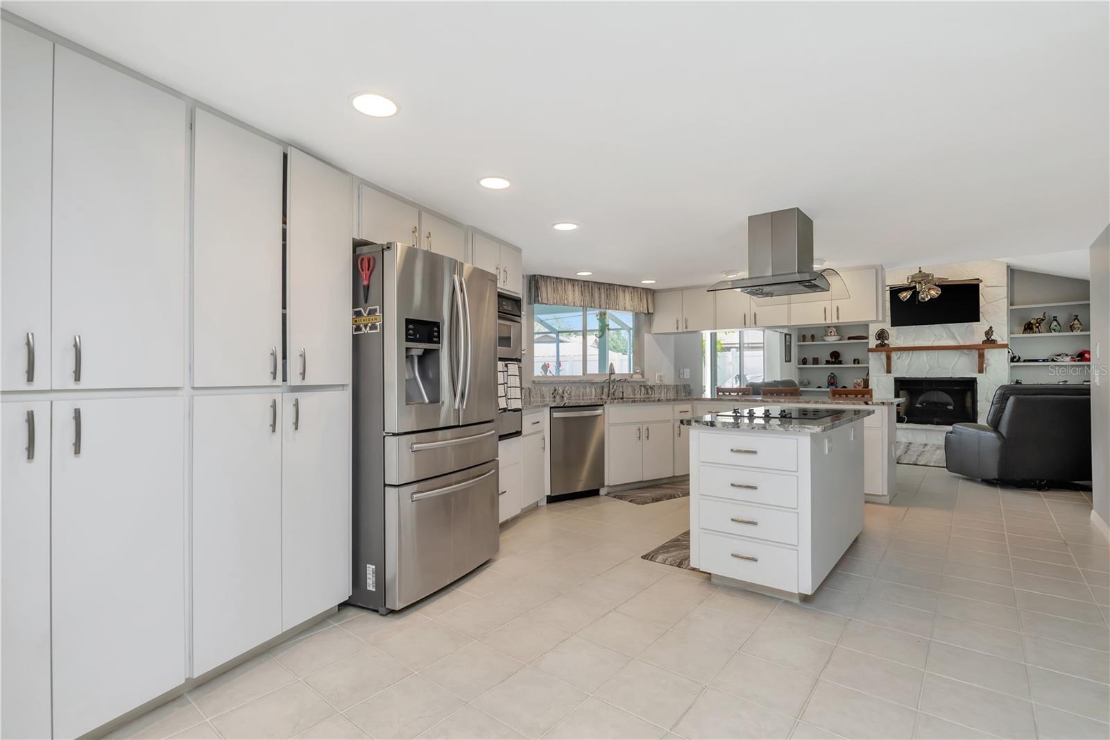 LAKE VALENCIA UNIT ONE - Residential