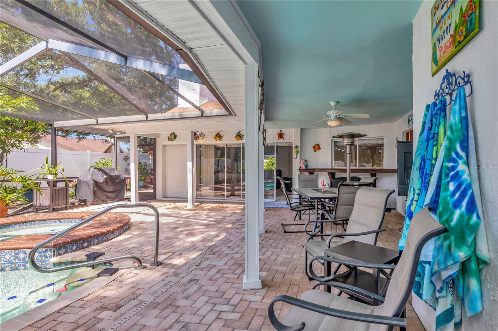 LAKE VALENCIA UNIT ONE - Residential