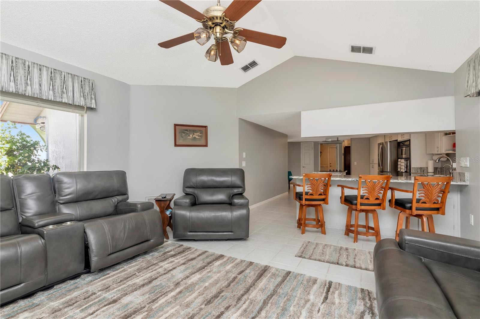 LAKE VALENCIA UNIT ONE - Residential