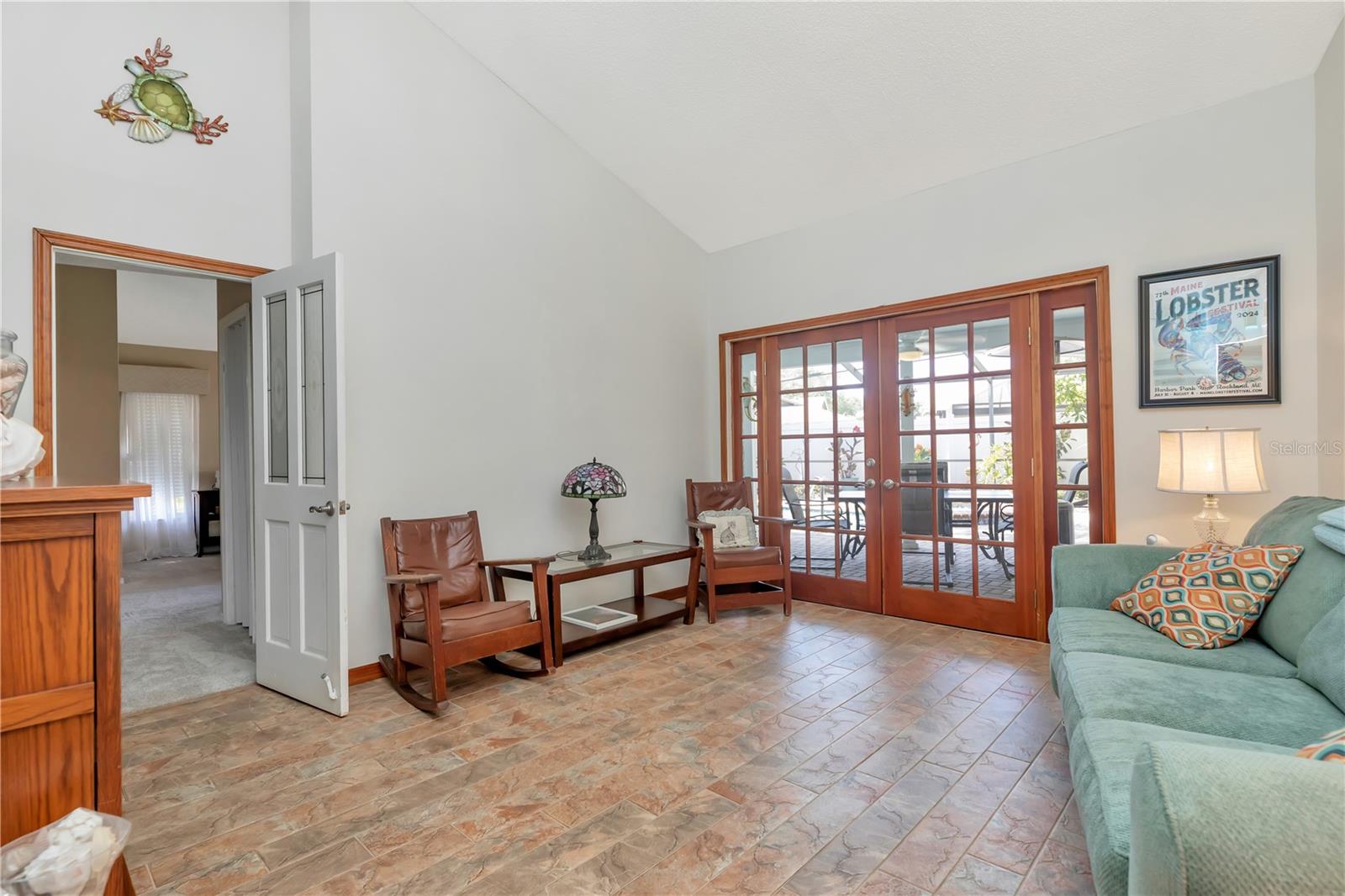 LAKE VALENCIA UNIT ONE - Residential