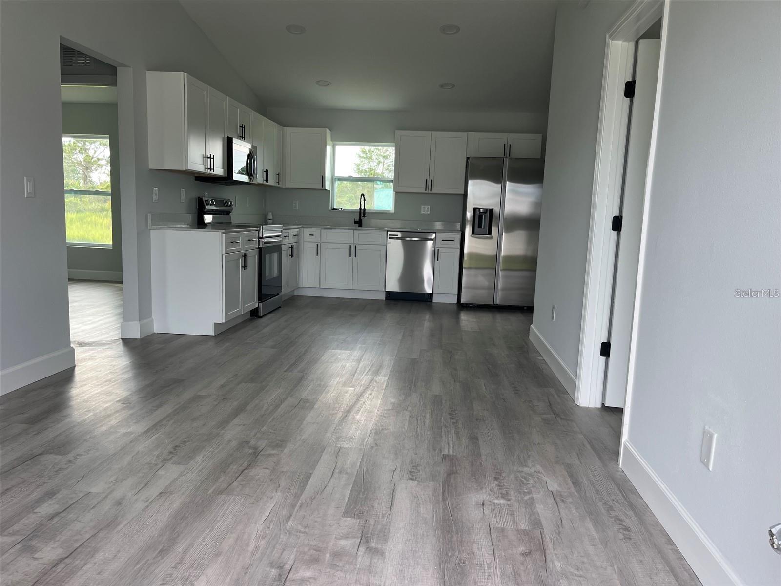 SUN N LAKE - Residential Lease