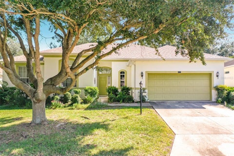 Photo of 4431 Nottoway Drive, Leesburg, FL 34748 (MLS # G5118423)