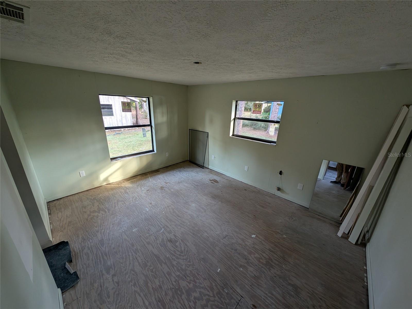 STAR LAKE FOREST - Residential