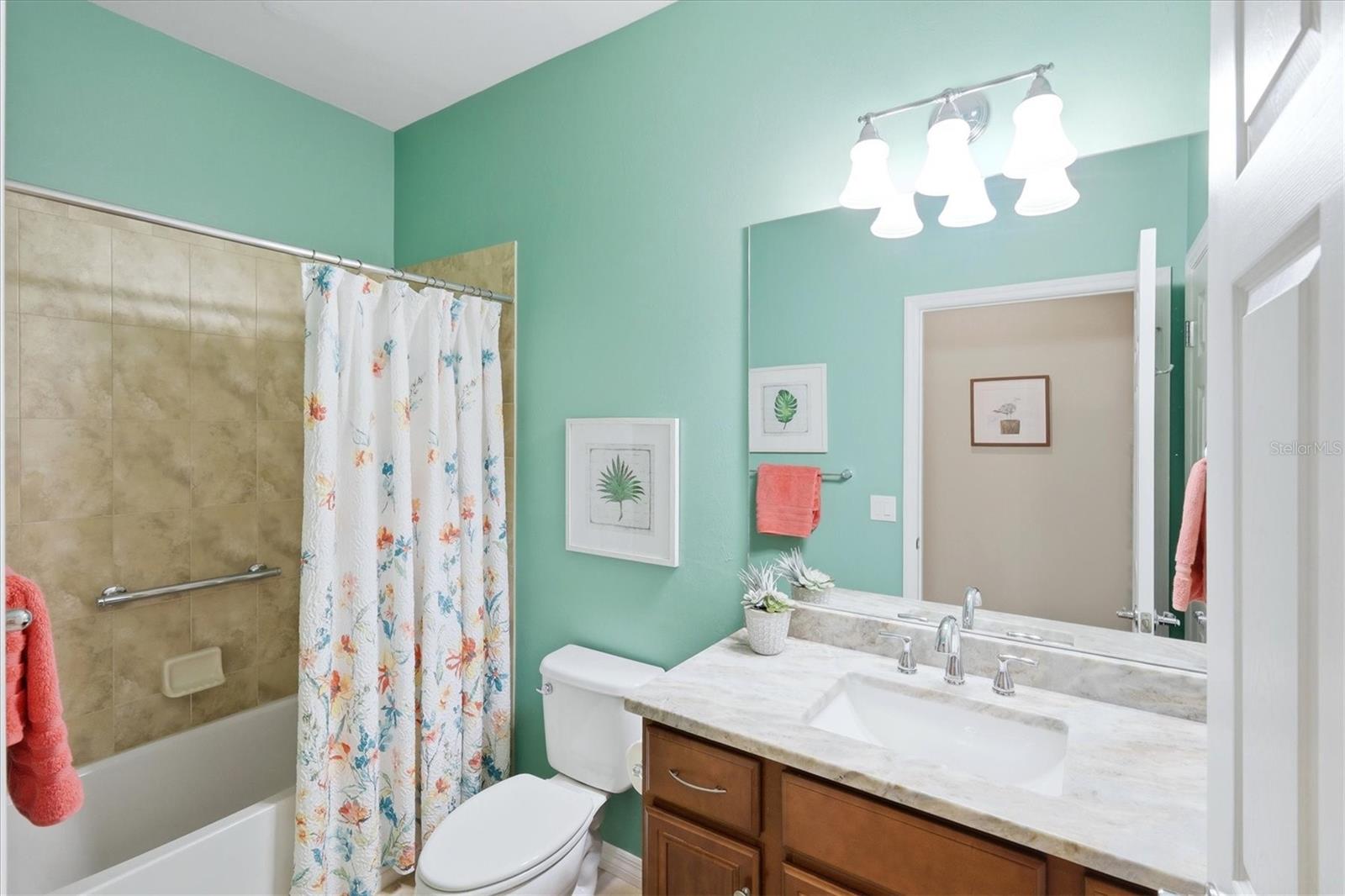 ISLANDWALK/WEST VLGS PH 2D & 2 - Residential