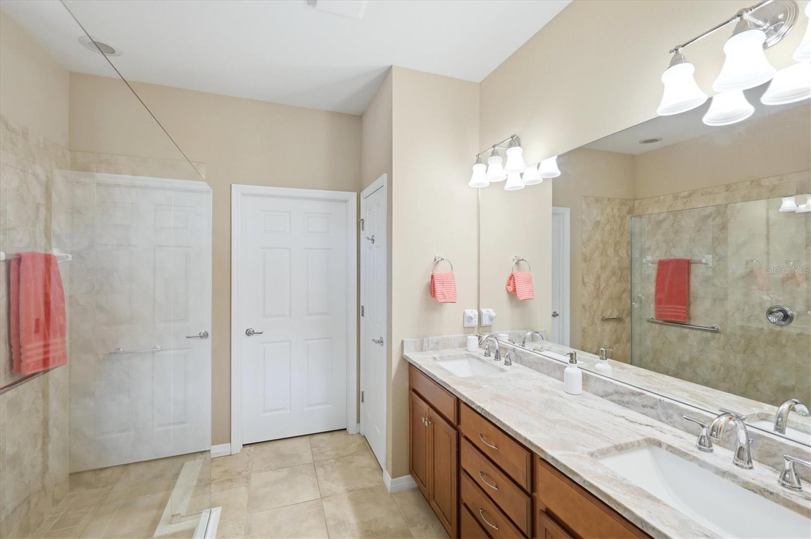 ISLANDWALK/WEST VLGS PH 2D & 2 - Residential