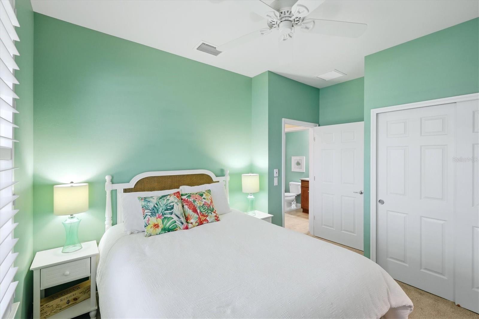 ISLANDWALK/WEST VLGS PH 2D & 2 - Residential