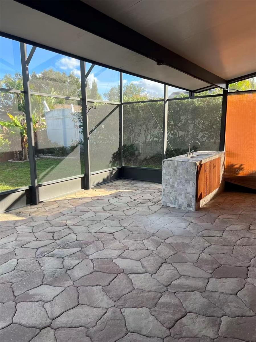 HAMPTONS - Residential Lease