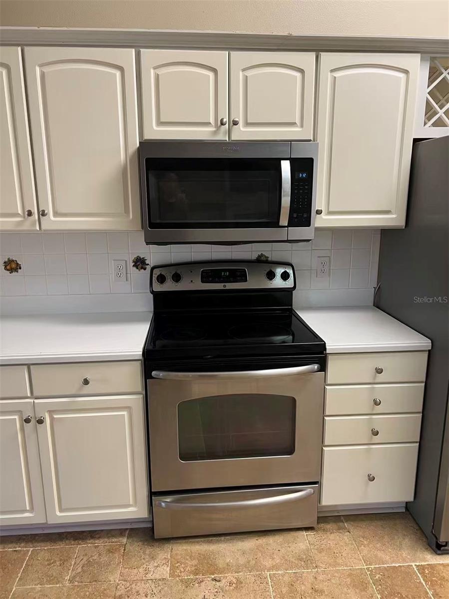 HAMPTONS - Residential Lease