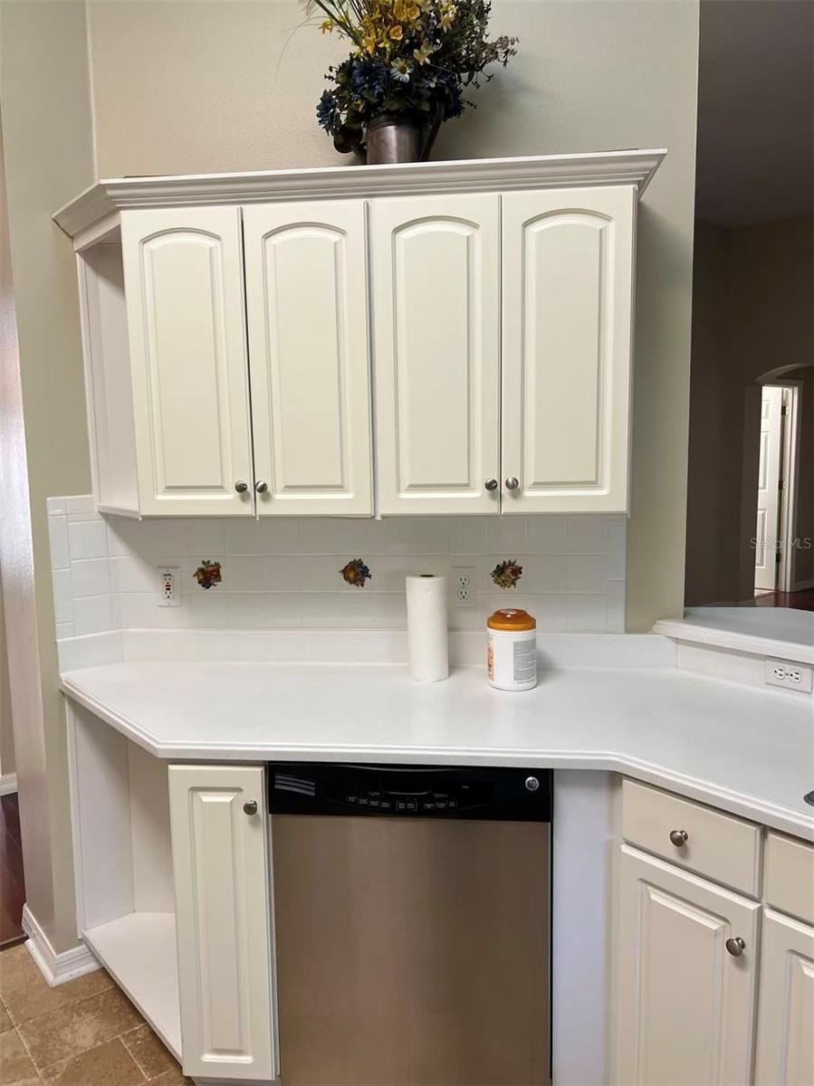 HAMPTONS - Residential Lease