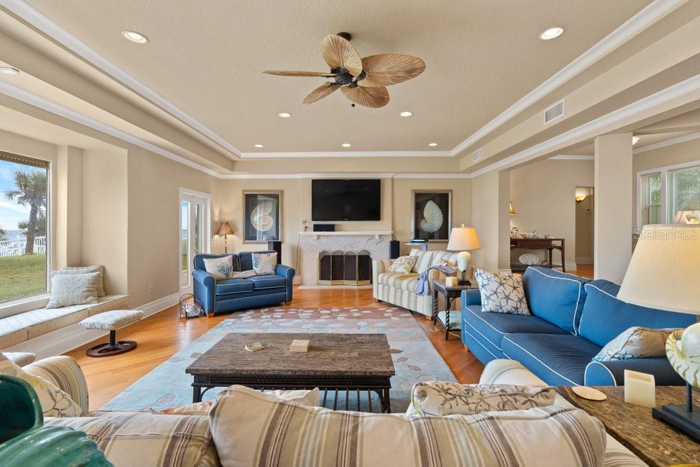 TRITON BEACH - Residential