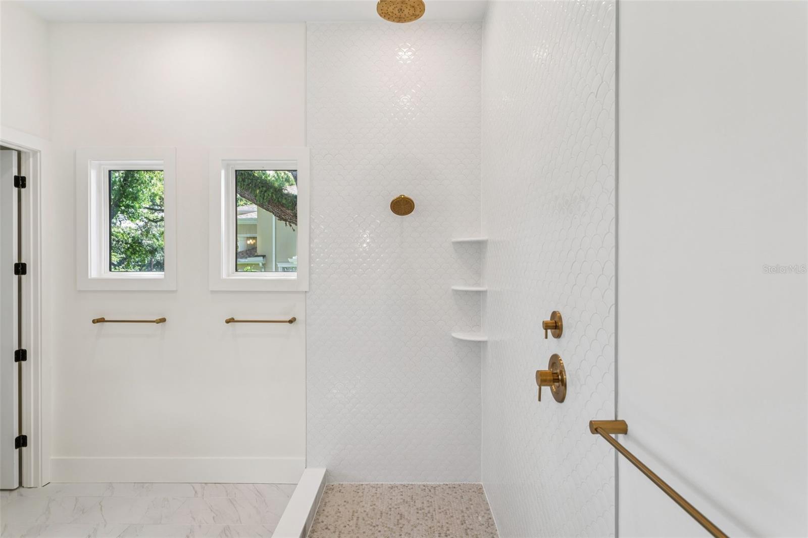 SUNSET PARK - Residential