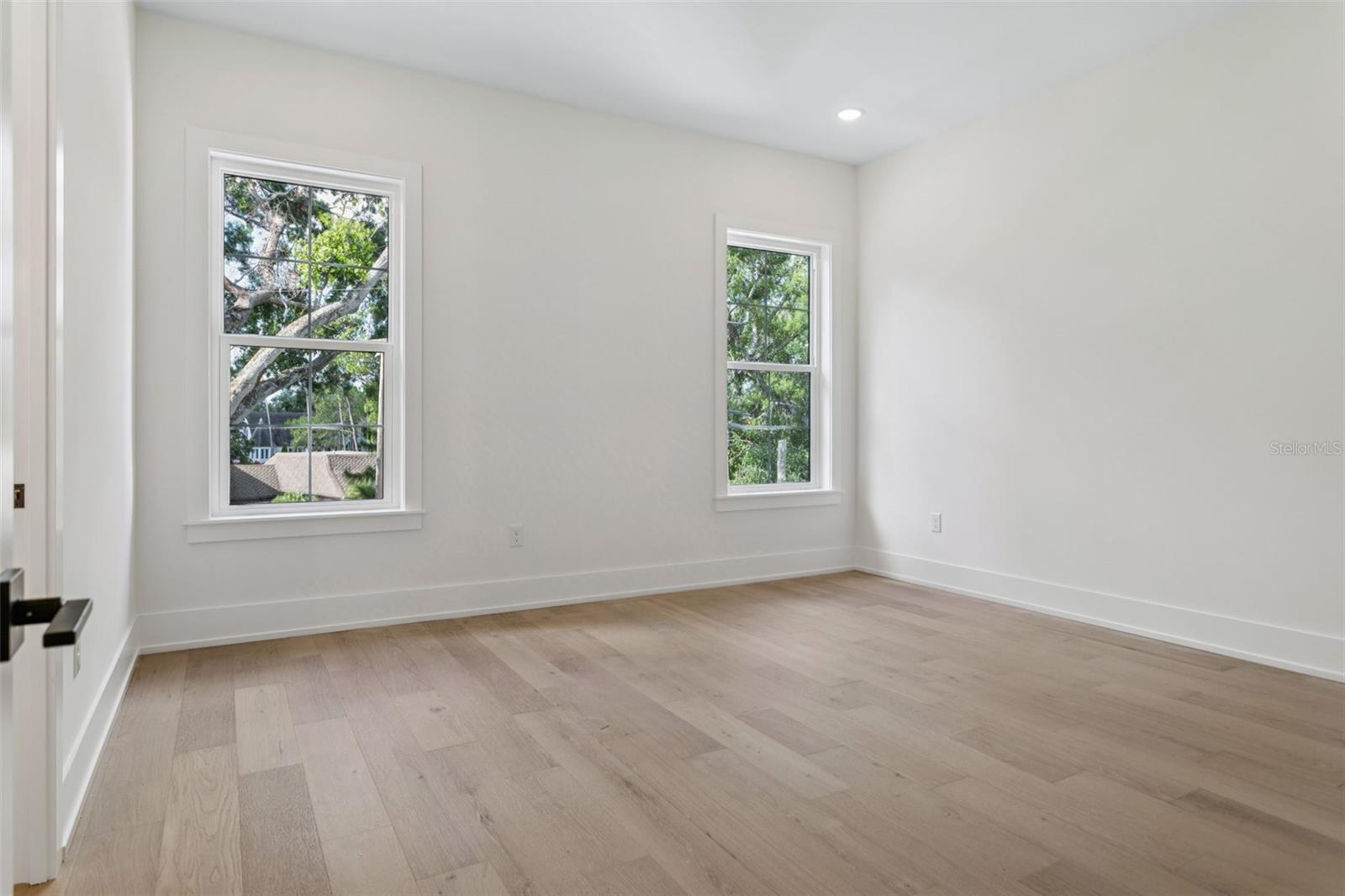 SUNSET PARK - Residential