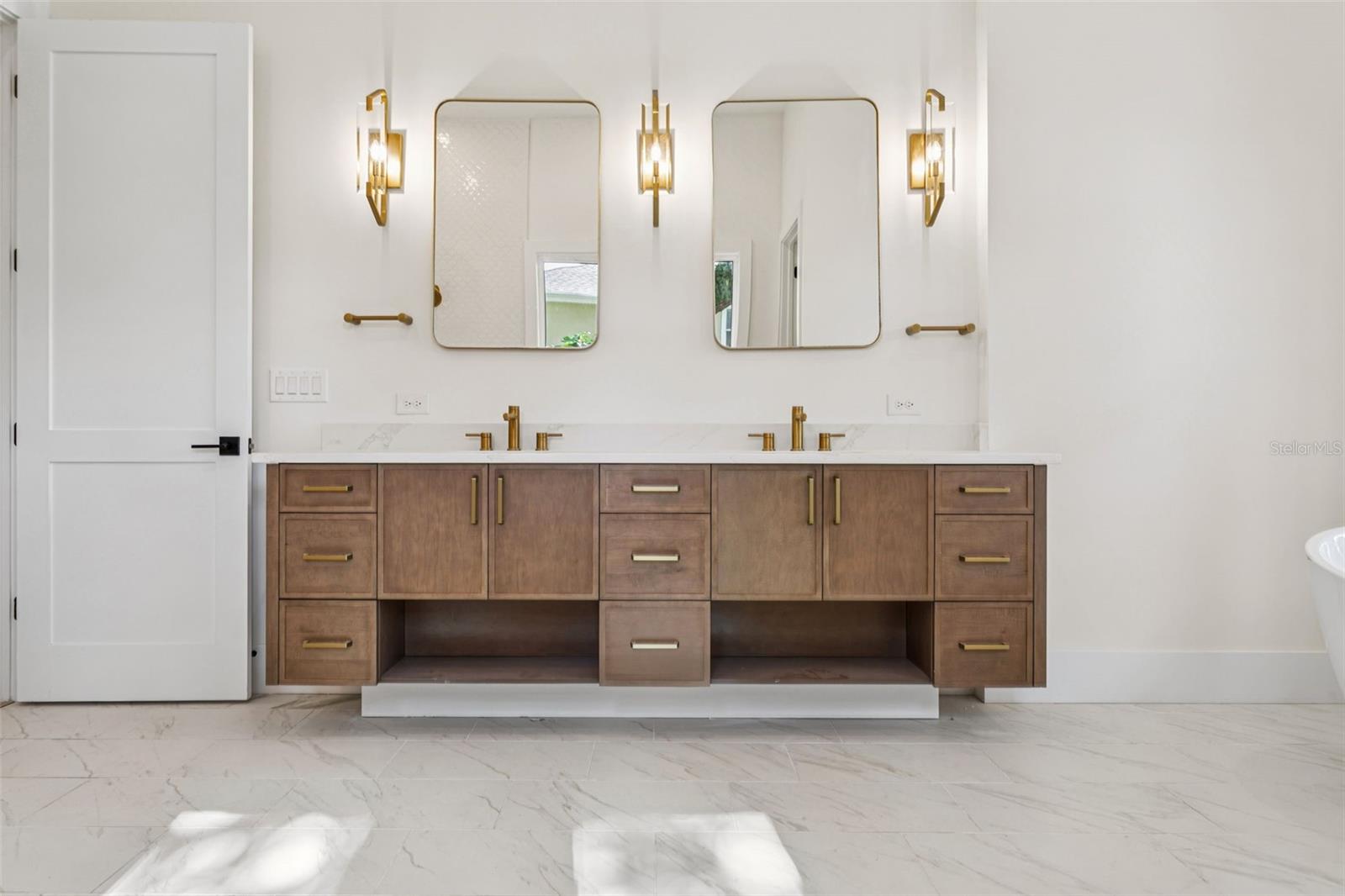 SUNSET PARK - Residential