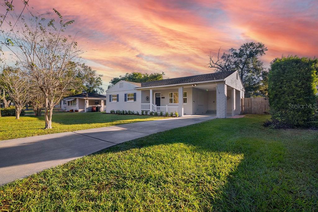 527 SUNRISE DRIVE