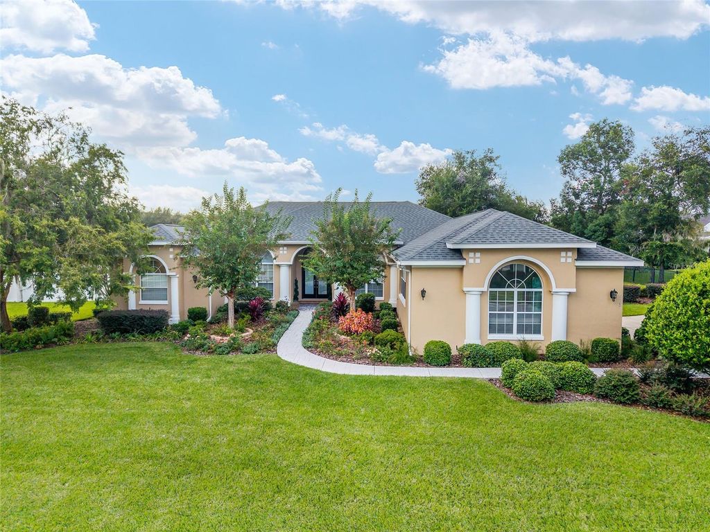Photo of 2704 SE 22nd Avenue, Ocala, FL 34471 (MLS # OM710787)