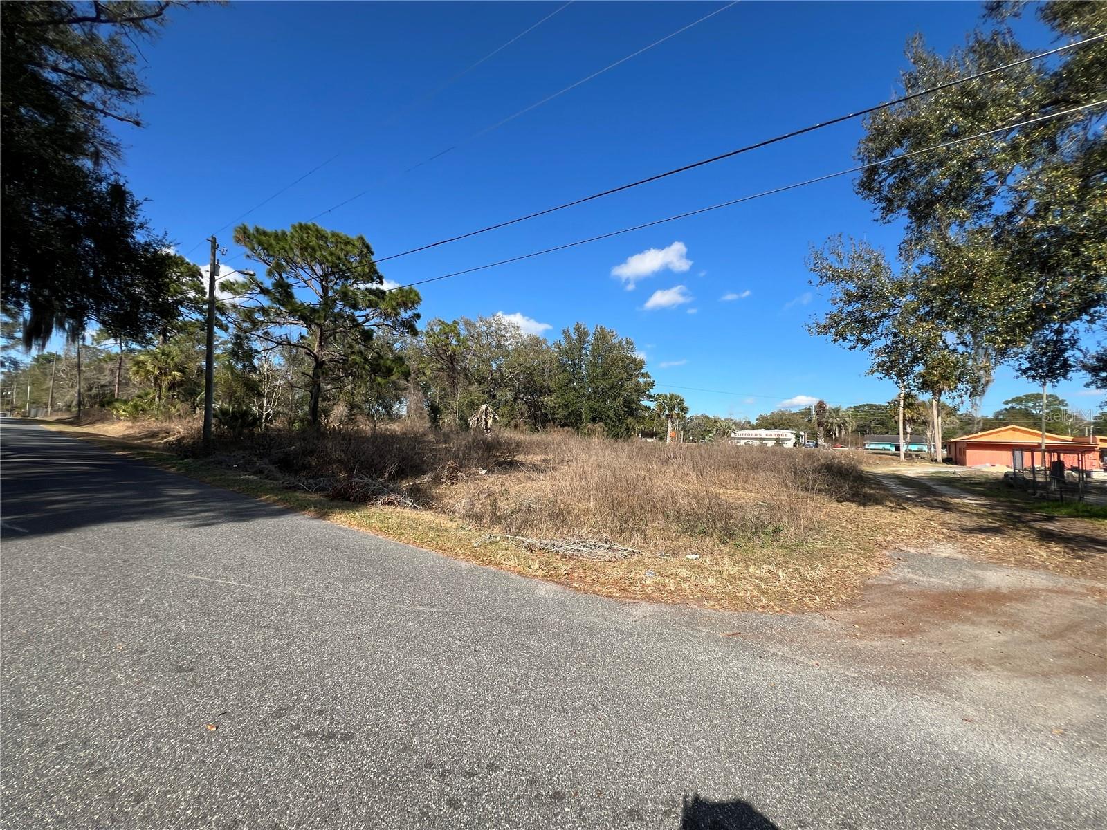 BELLEVIEWS SUNNY SKIES - Land