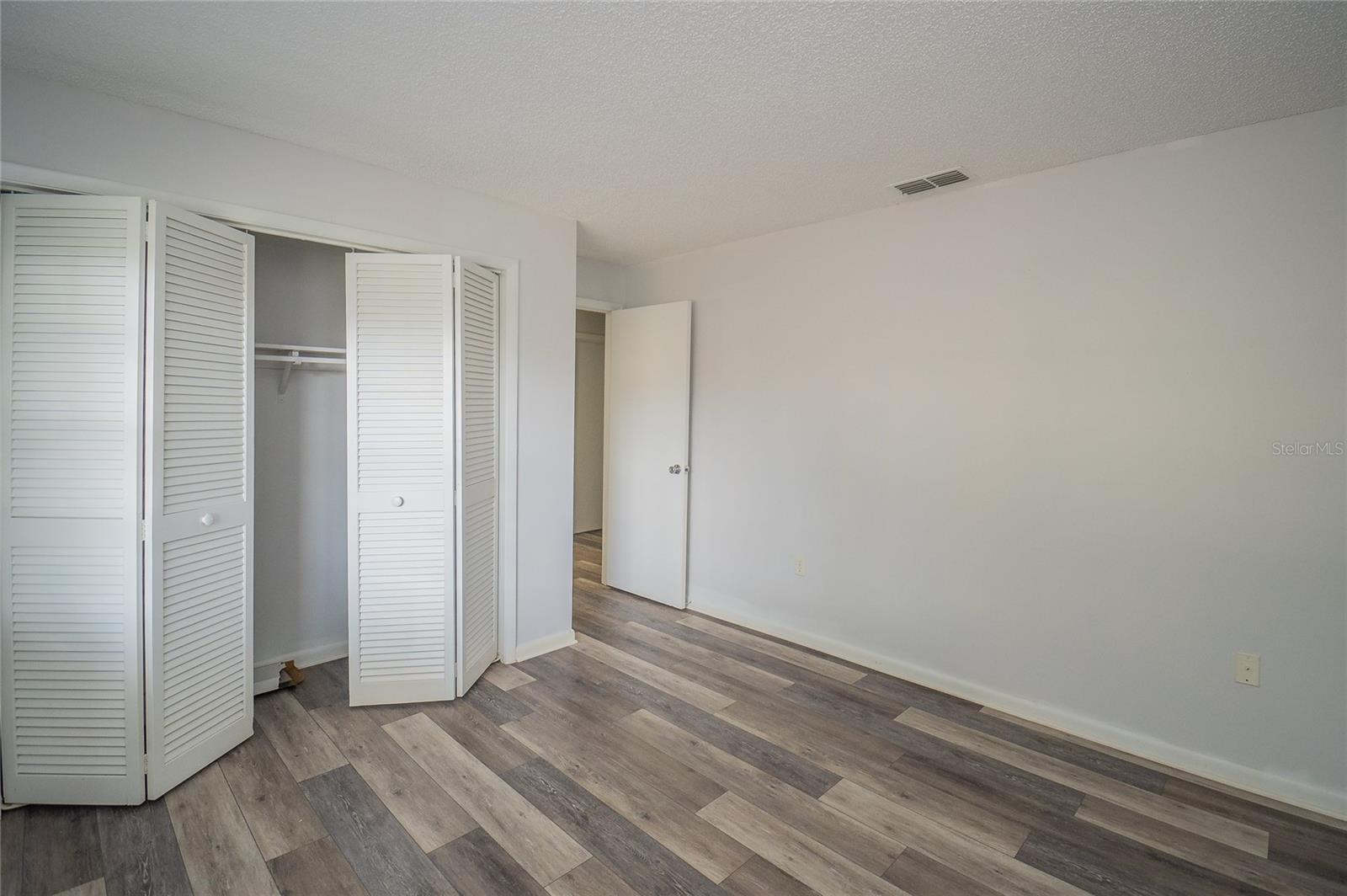 VILLASTHE 02 - Residential