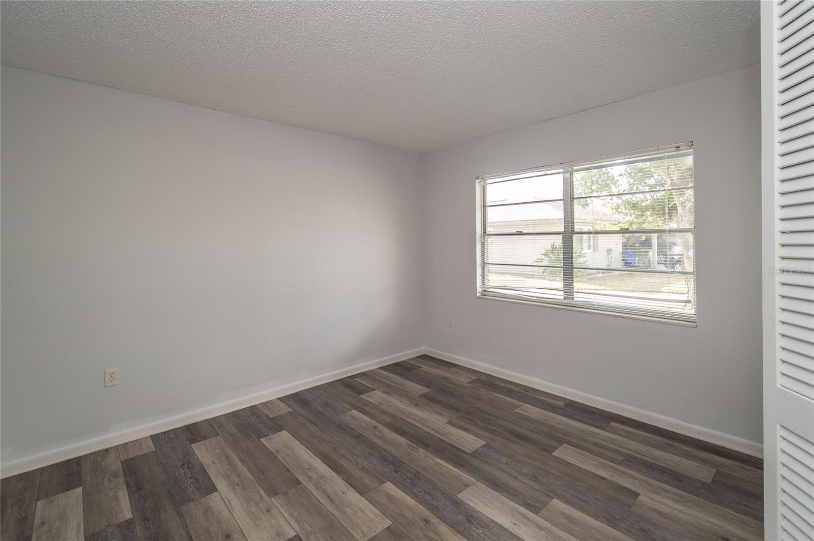 VILLASTHE 02 - Residential