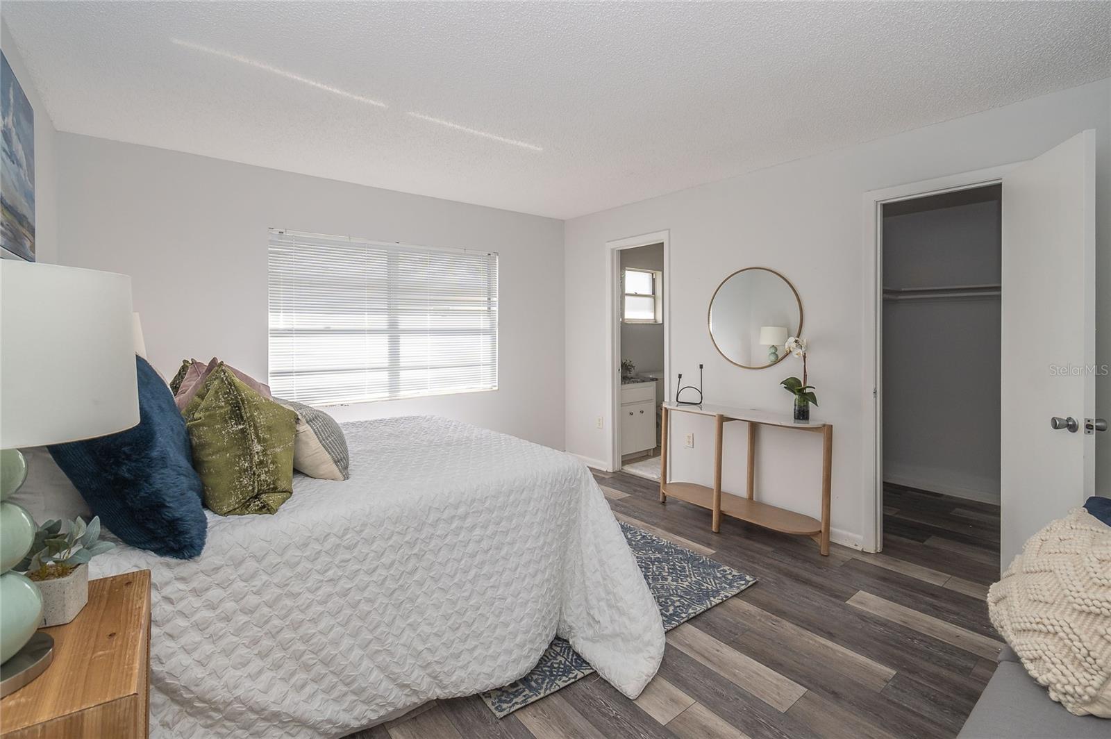 VILLASTHE 02 - Residential