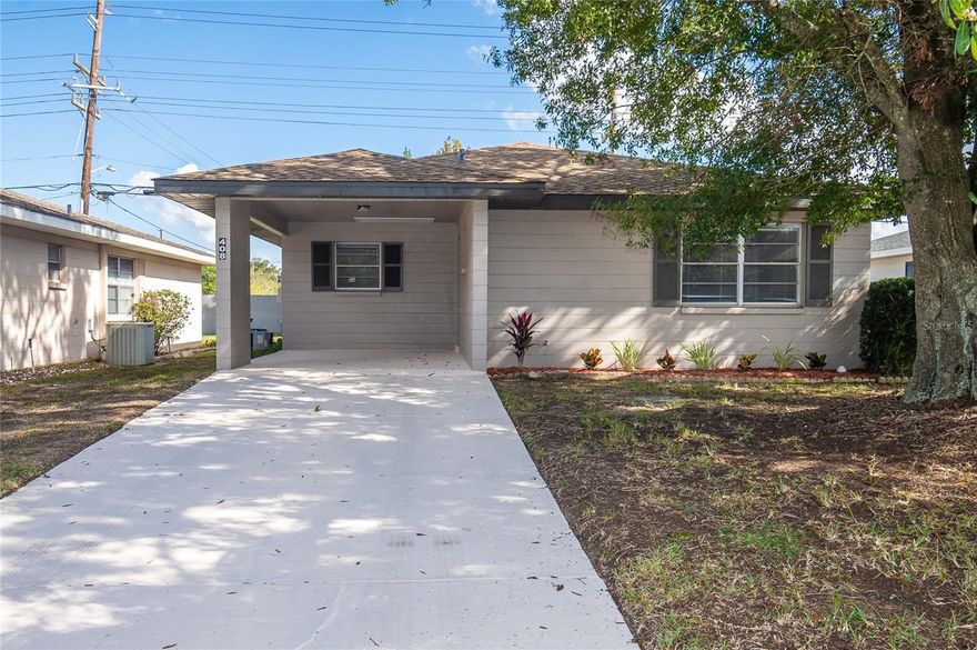 LOCATION LOCATION! LOCATION! VILLAS II South Lakeland! Beautiful Ranch Home no steps stand-alone single family. Peaceful 55 and over community. Pool, tennis courts, Pickle ball Courts, Workout area Club house with lots of events for socializing. Two Bedrooms Two full Baths Carport 1377 Sq. Ft. of Luscious living area. All new Stainless-Steel appliances, New Laminate flooring, Granite countertops in Kitchen & both Bathrooms. Open floor plan Large Bedrooms Master suite with Private Bathroom, Walk in Closet. Laundry room. Low Maintenance fee of $125.00 per month covers lawncare, sprinkler system, basic cable, Wi Fi, water, Sewer, Community pool, tennis Courts, Pickle ball courts, Fitness center, Common Maintenace Garbage and so much more. Perfect place to call HOME!