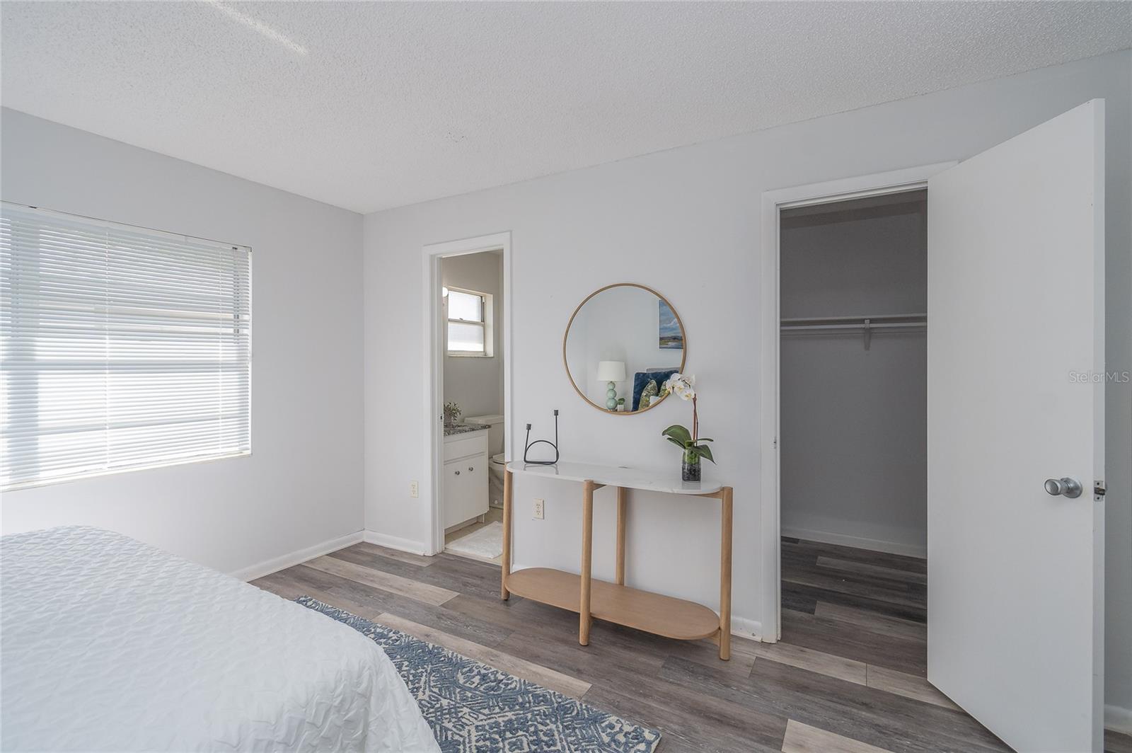 VILLASTHE 02 - Residential