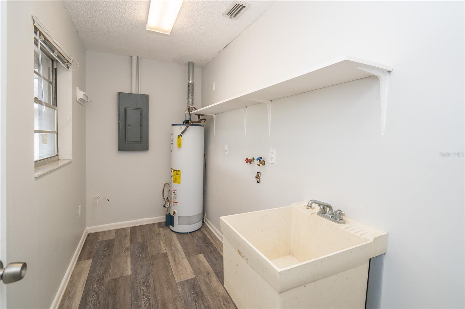 VILLASTHE 02 - Residential