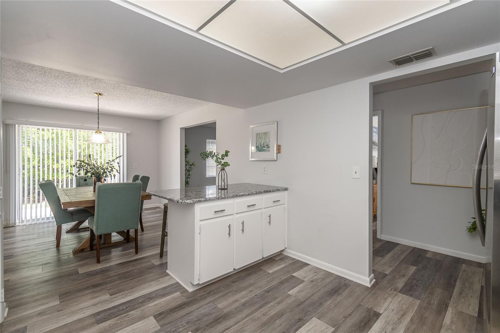 VILLASTHE 02 - Residential