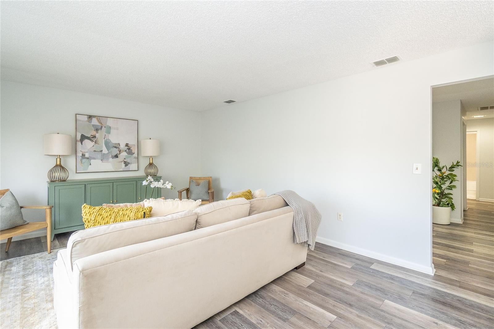 VILLASTHE 02 - Residential