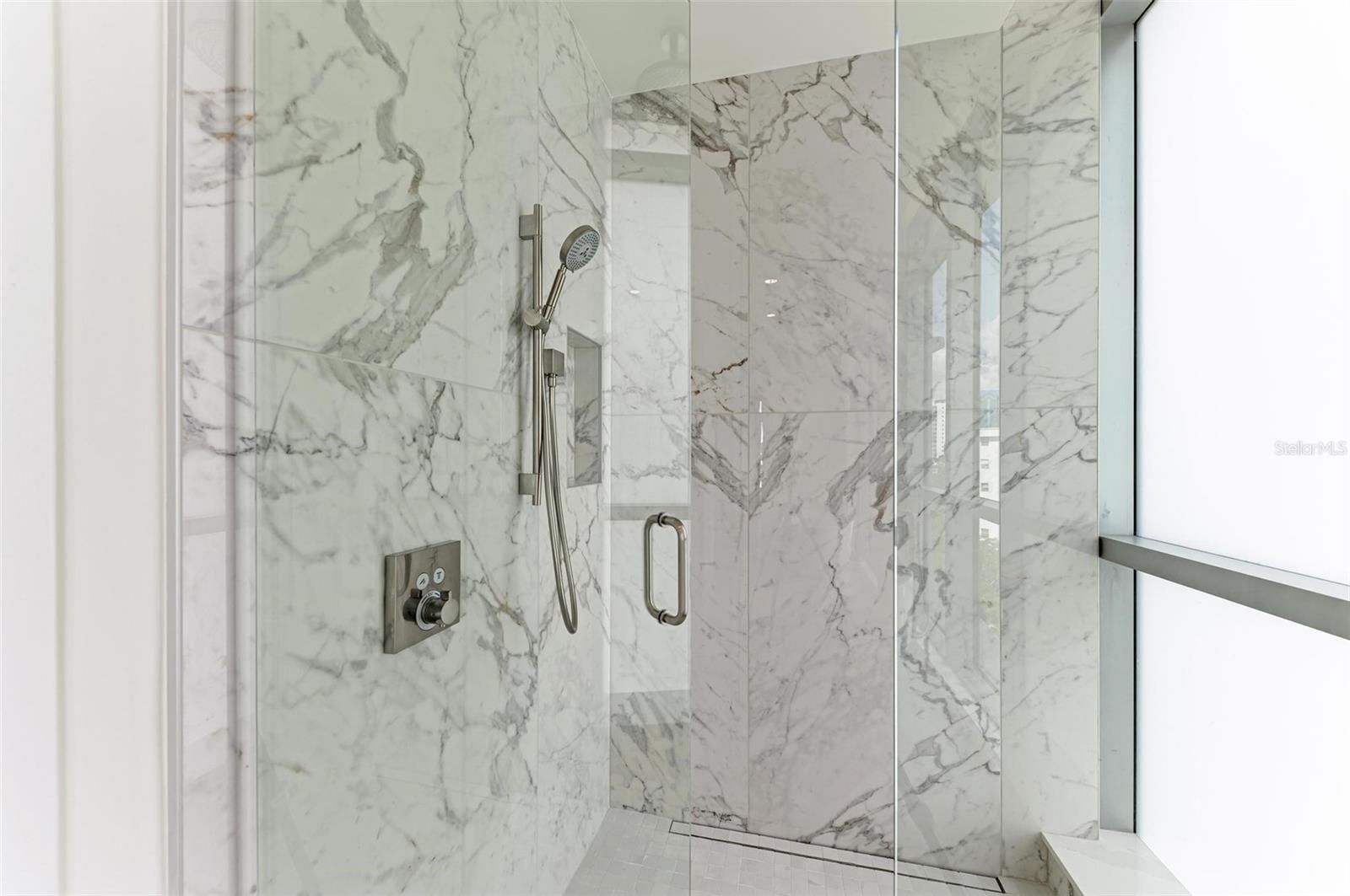 EVOLUTION - Residential Lease