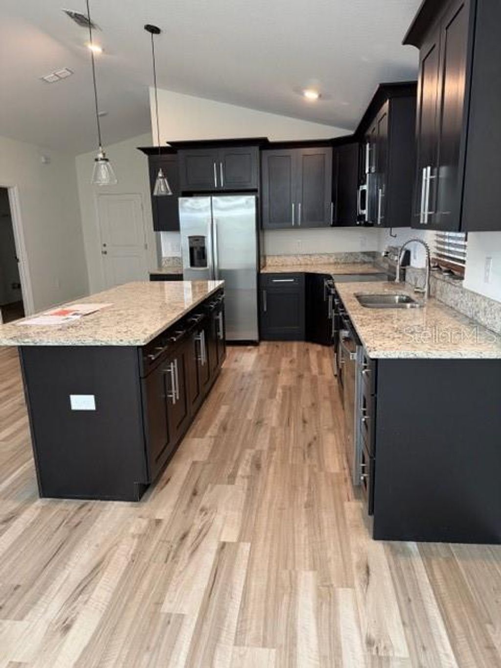 Photo of 902 W Alsobrook Street, Plant City, FL 33563 (MLS # TB8444174)