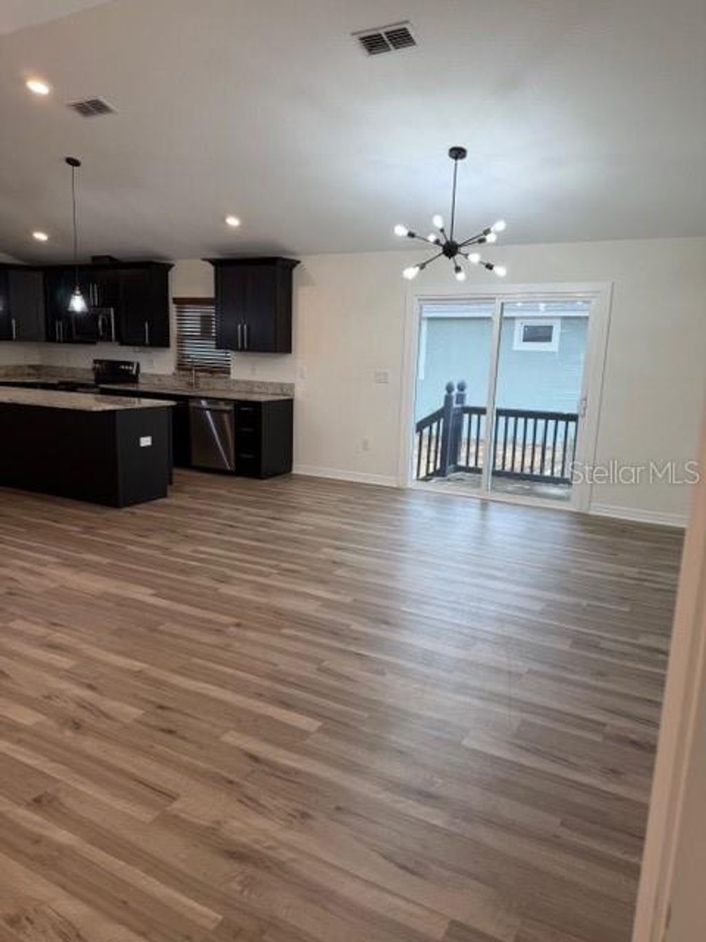 Photo of 902 W Alsobrook Street, Plant City, FL 33563 (MLS # TB8444174)