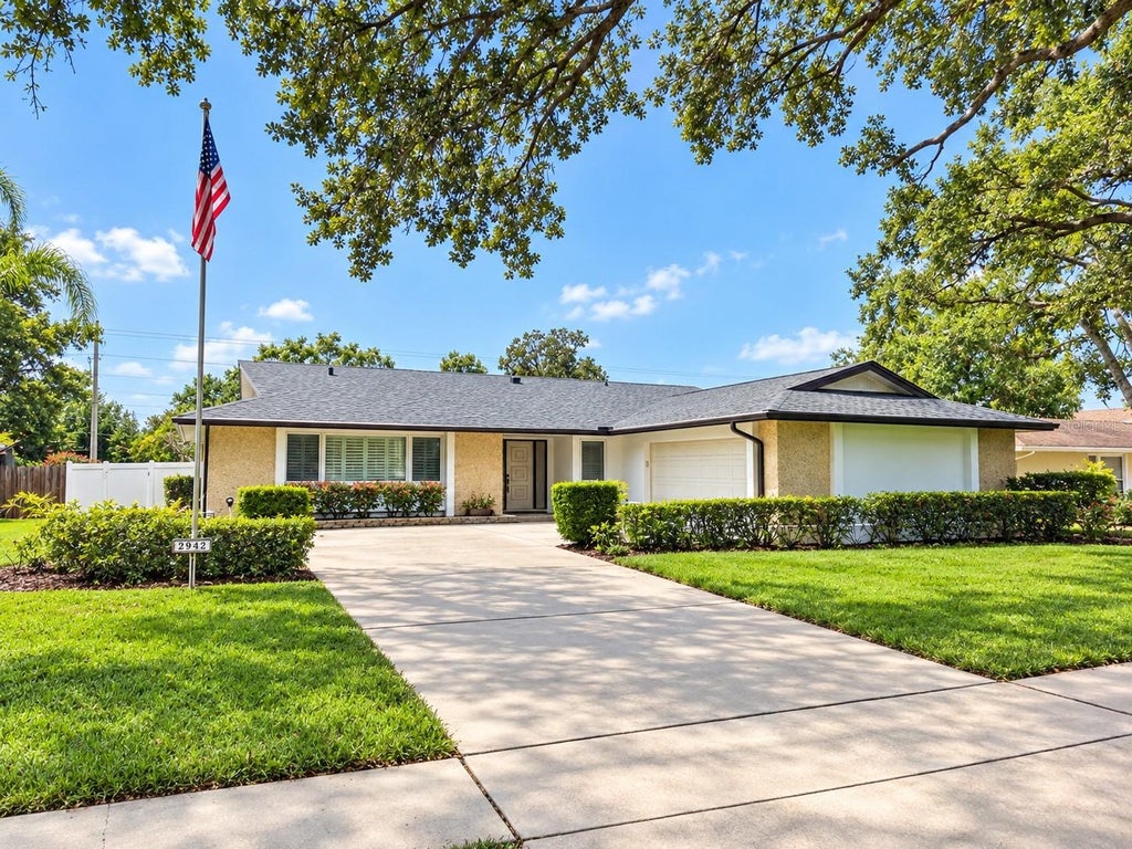 Photo of 2942 Clubhouse Drive W, Clearwater, FL 33761 (MLS # TB8557010)