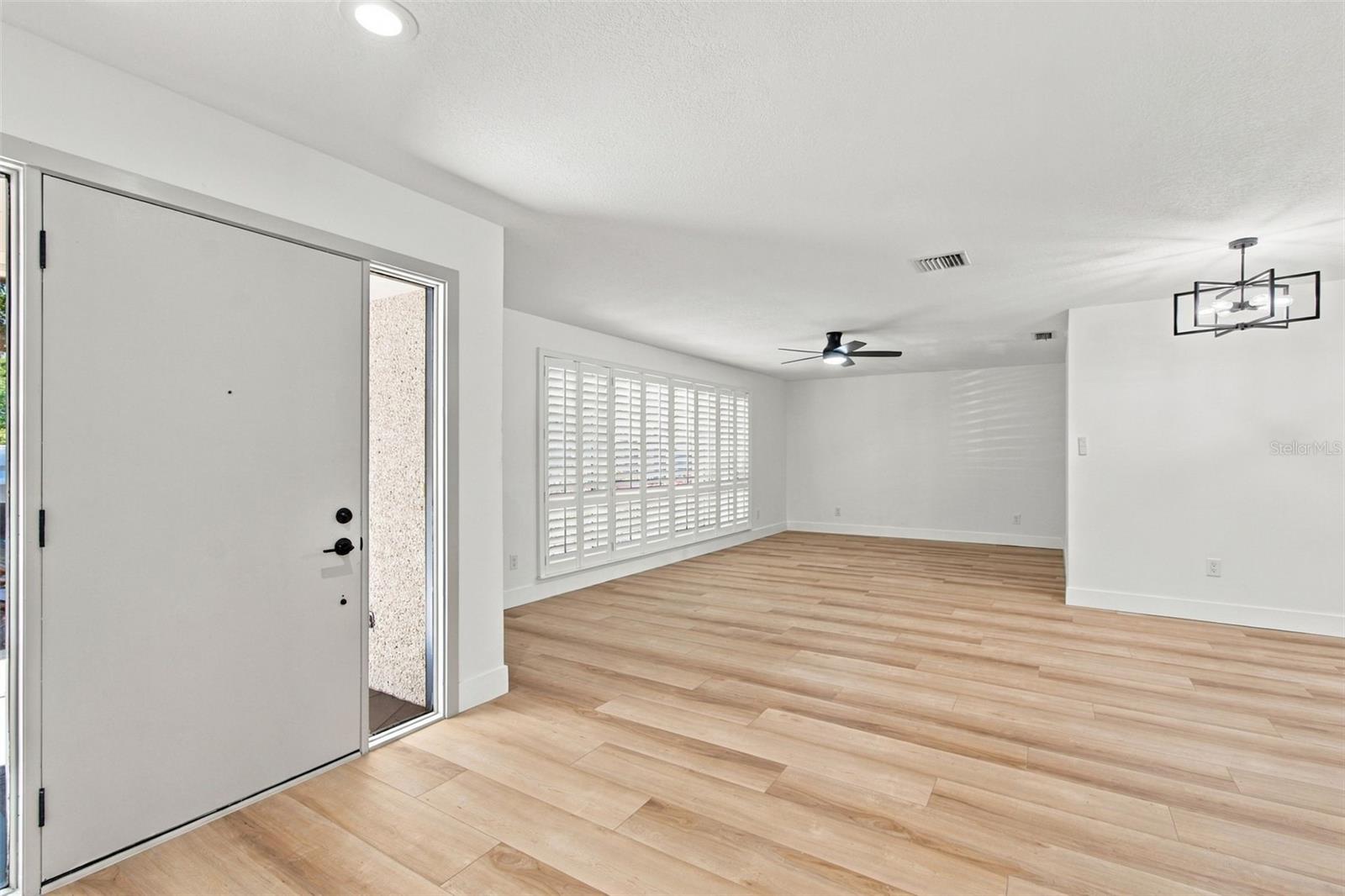 2942 CLUBHOUSE DRIVE W