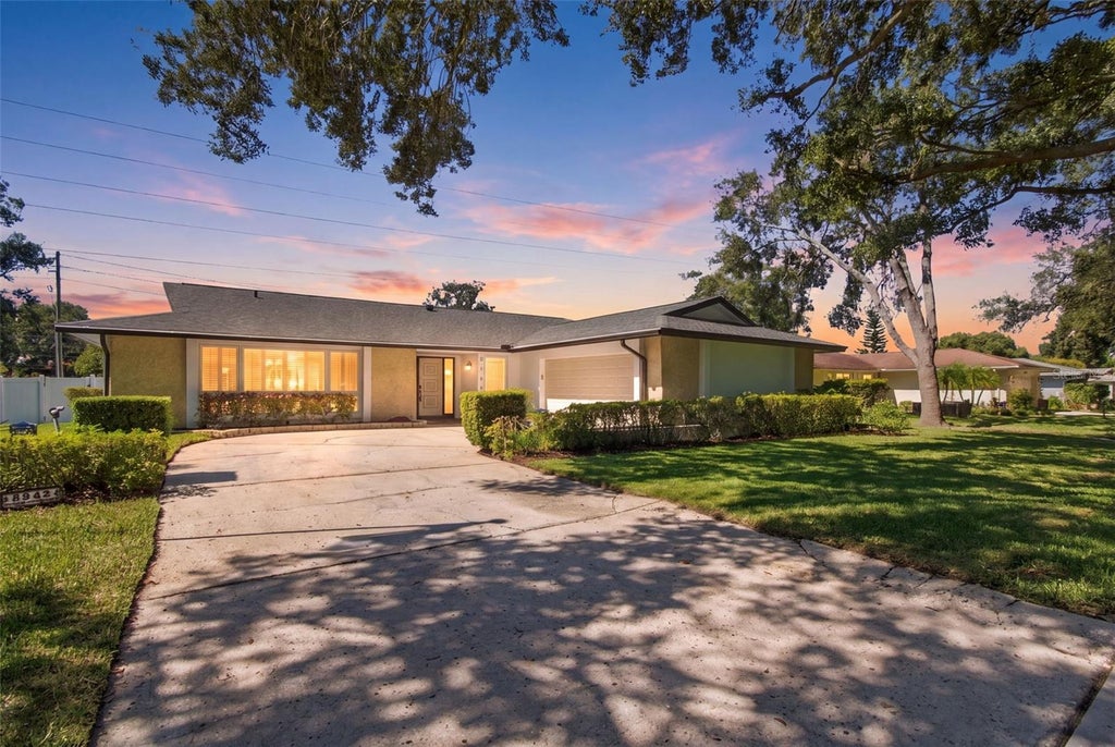 Photo of 2942 Clubhouse Drive W, Clearwater, FL 33761 (MLS # TB8557010)