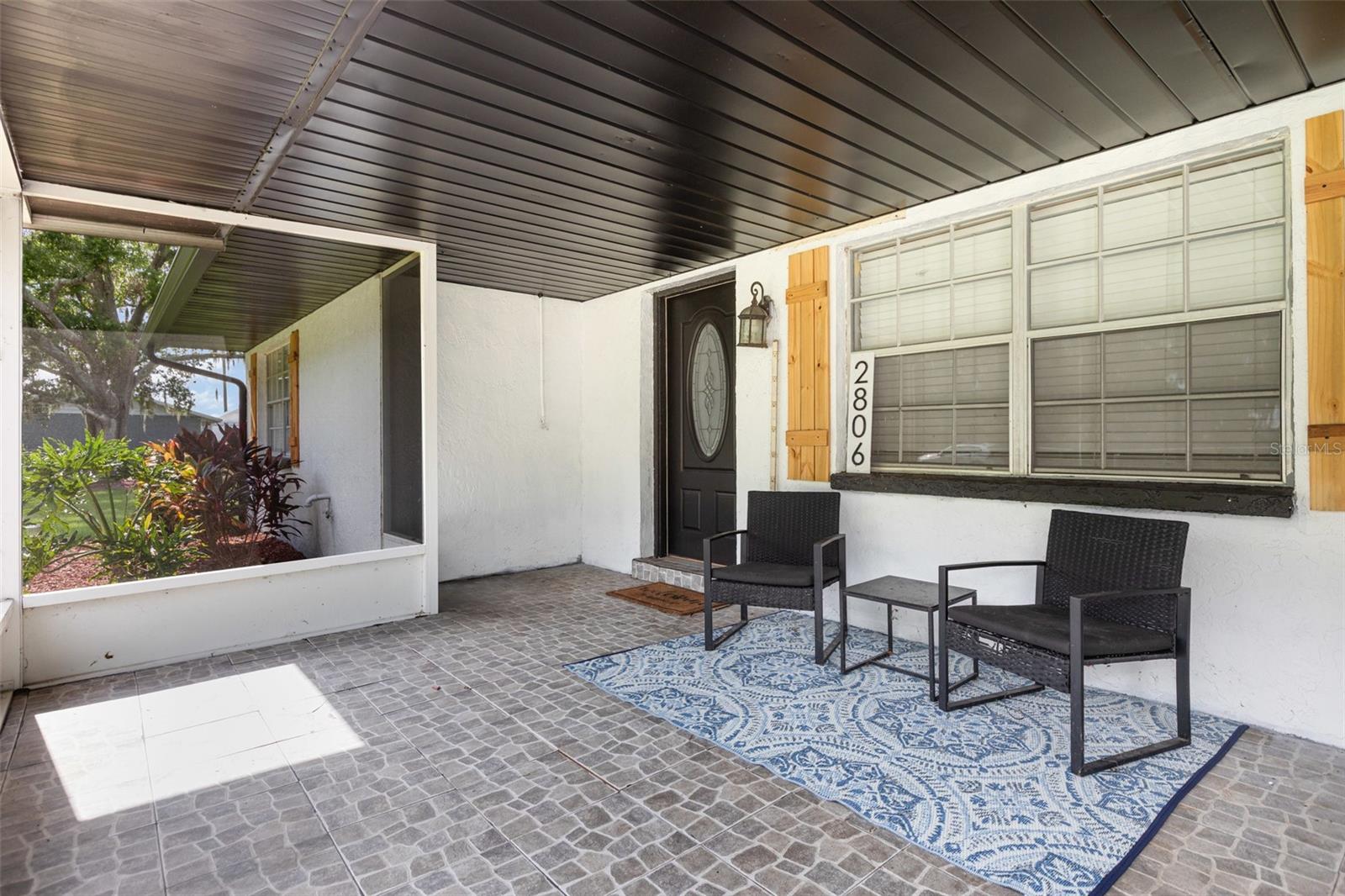 2806 LEANING OAK LANE