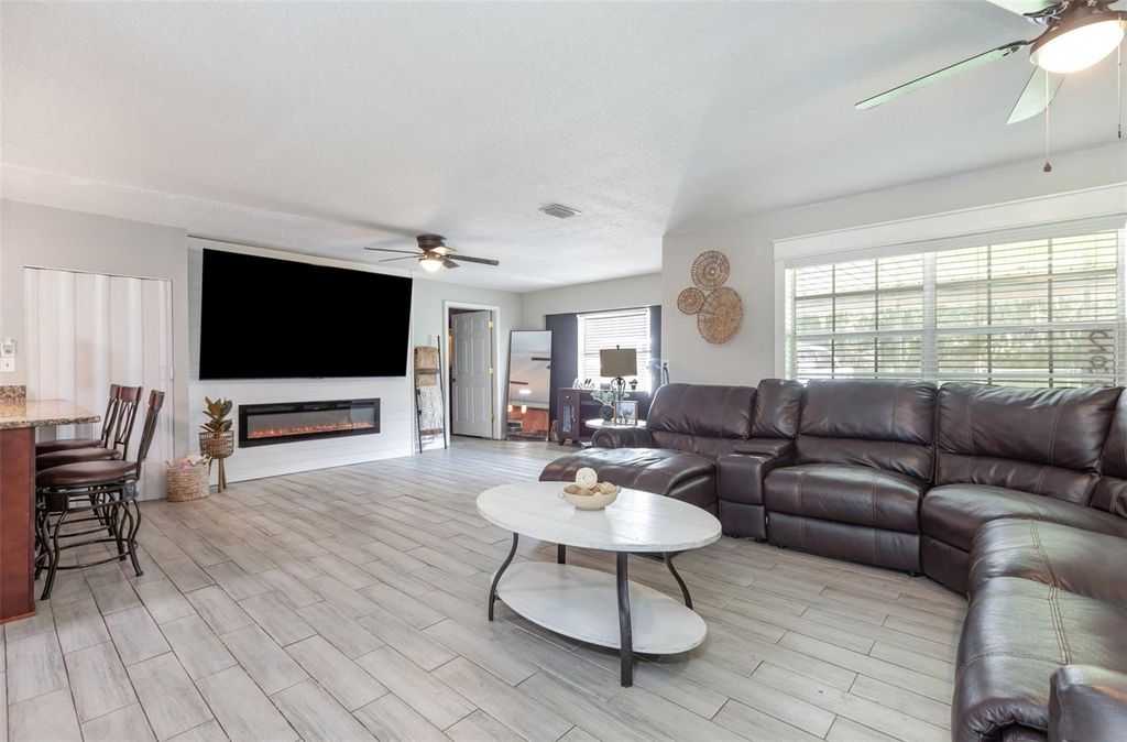 Photo of 2806 Leaning Oak Lane, Lithia, FL 33547 (MLS # TB8417106)