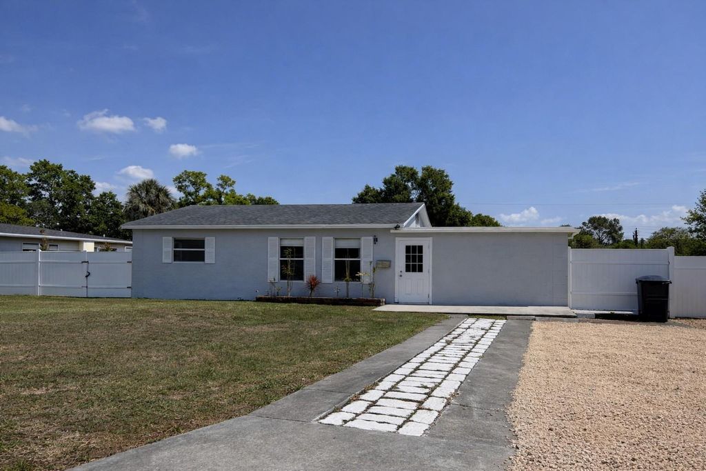 Photo of 7101 15th Street N, St Petersburg, FL 33702 (MLS # O6400469)