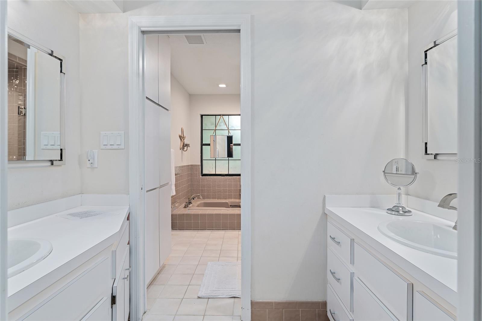 FRST VILLAS 02 - Residential Lease