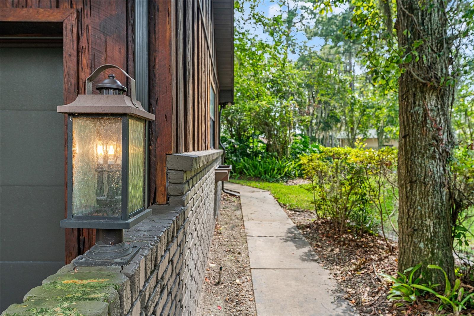 FRST VILLAS 02 - Residential Lease