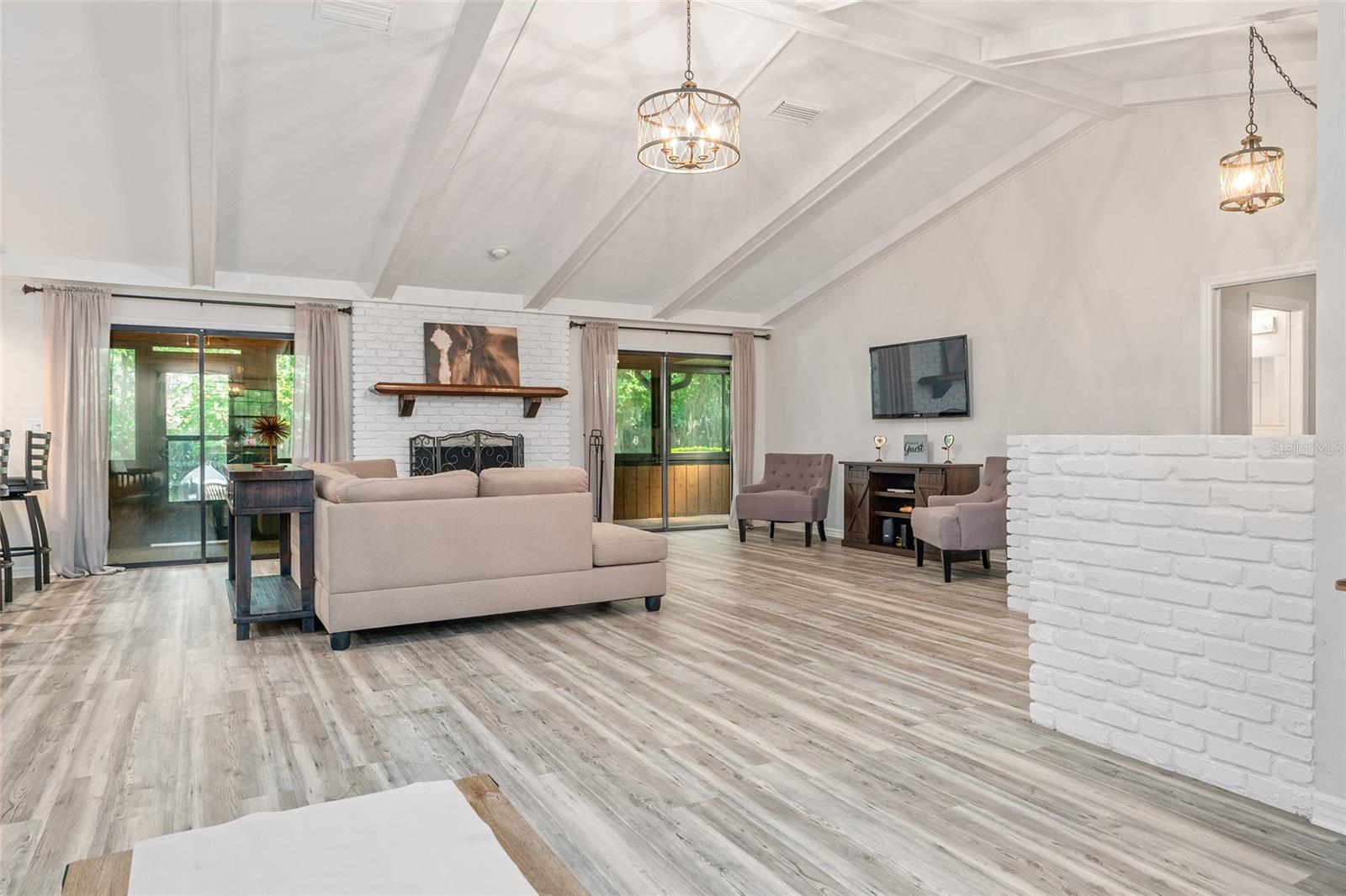 FRST VILLAS 02 - Residential Lease